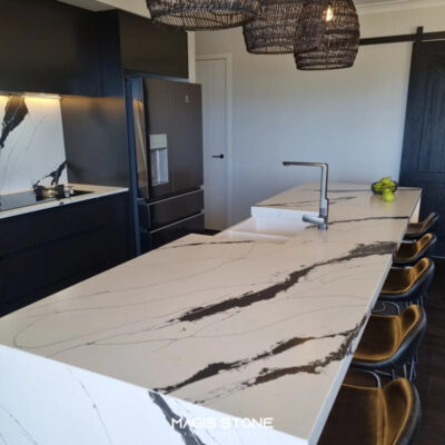 calacatta black ung dung 84