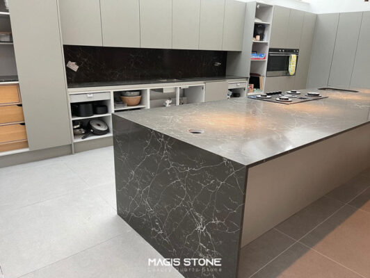 unique pietra anh ung dung 10