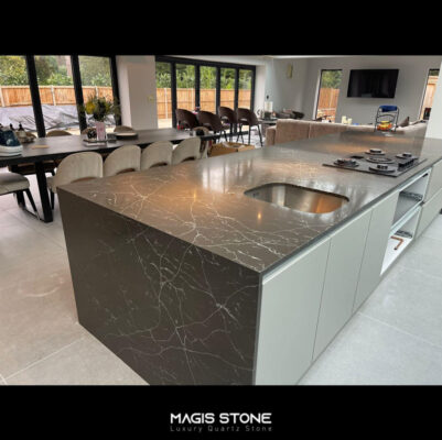 unique pietra anh ung dung 9