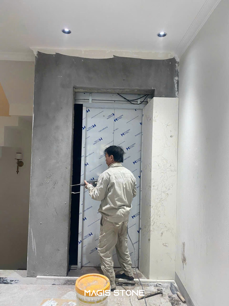 thi cong thang may nebulous gold