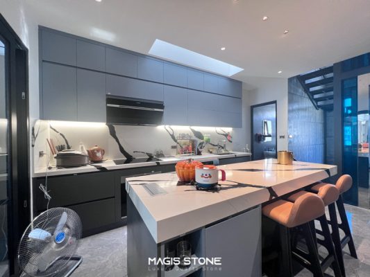 ban dao tuong bep calacatta black chi nhung quang ninh