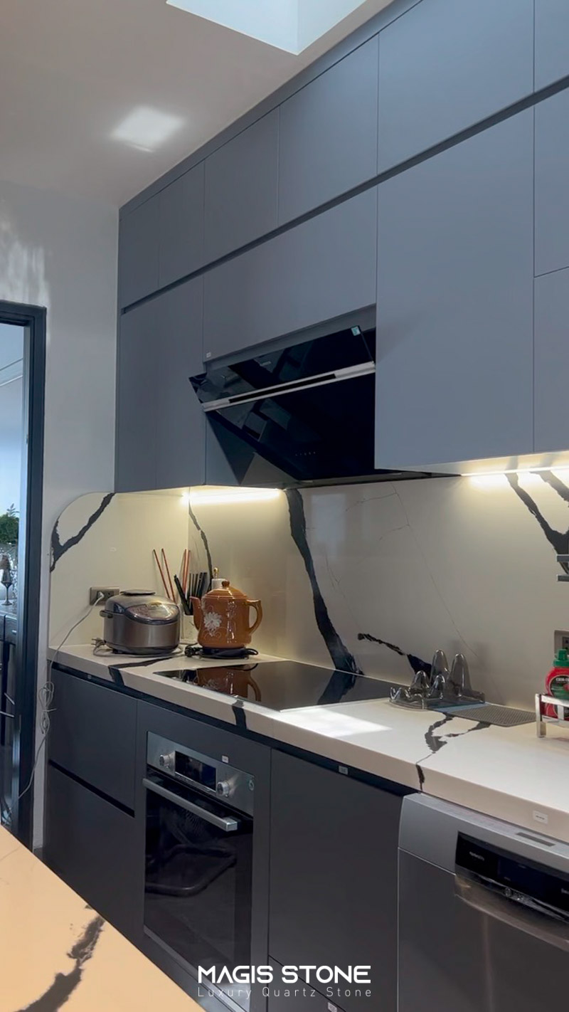 tuong bep calacatta black chi nhung quang ninh